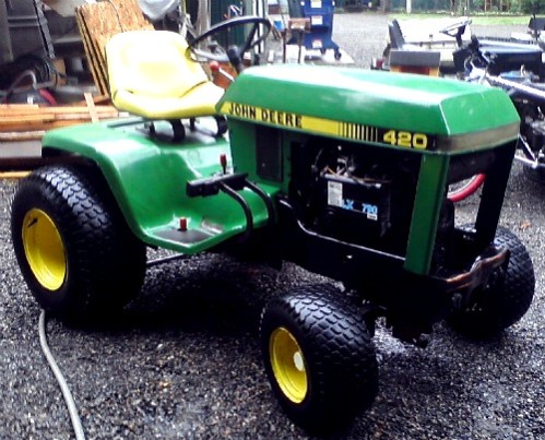 John Deere 420 Lawn and Garden Tractor